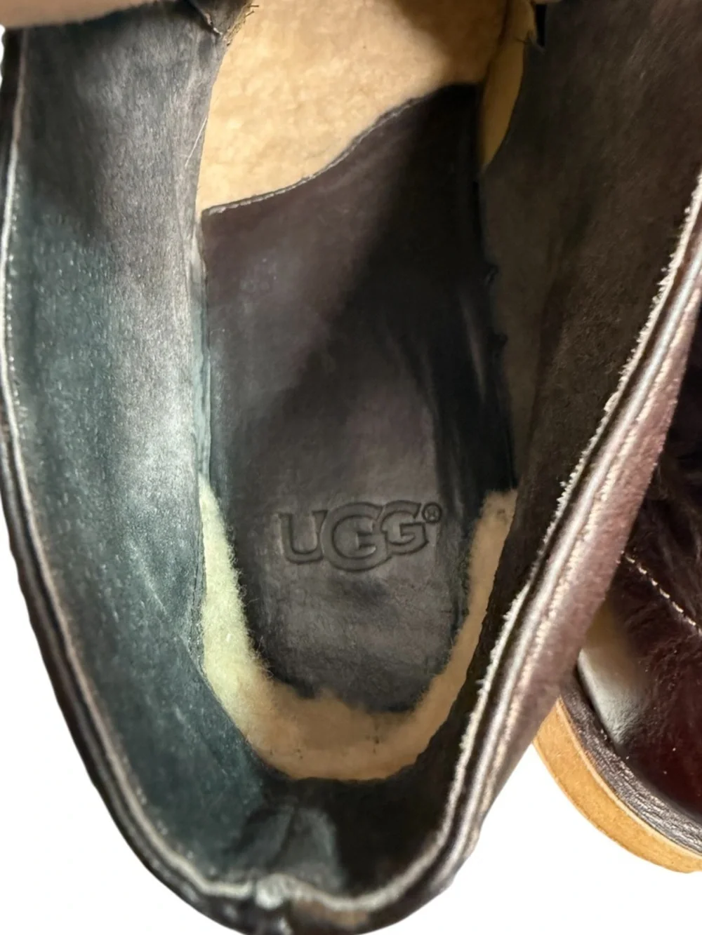 UGG Men's Chocolate Brown Leather Chukka Boots size 9